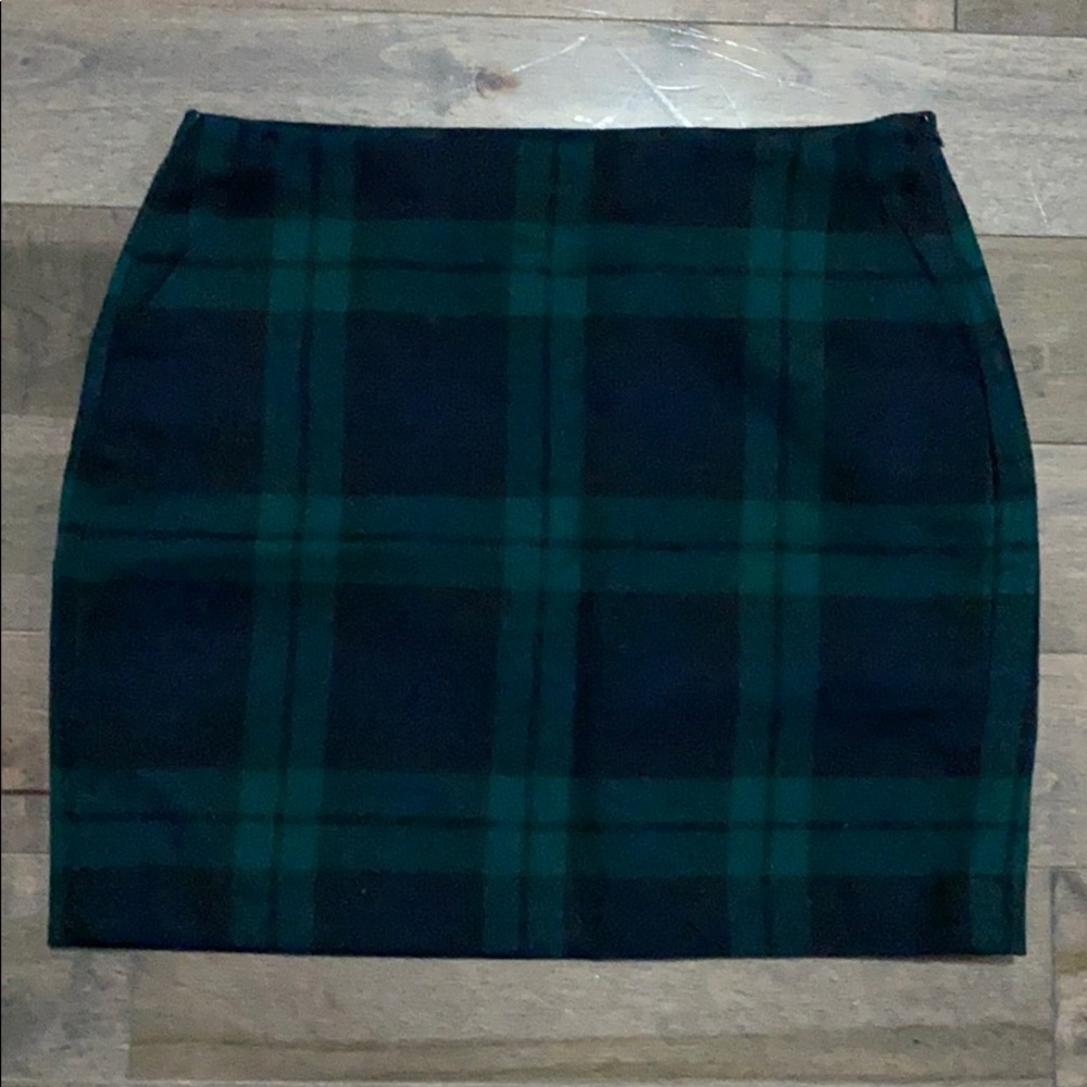 Banana Republic plaid mini skirt with pockets
